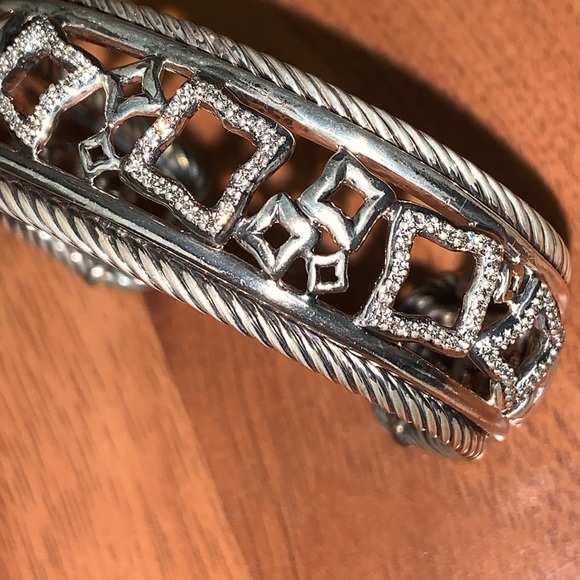 Authentic David Yurman Diamond Quatrefoil Cuff Bracelet - Picture 3 of 12